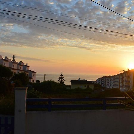 Ericeira Chill Hill Hostel & Private Rooms - Sea Food Exteriör bild